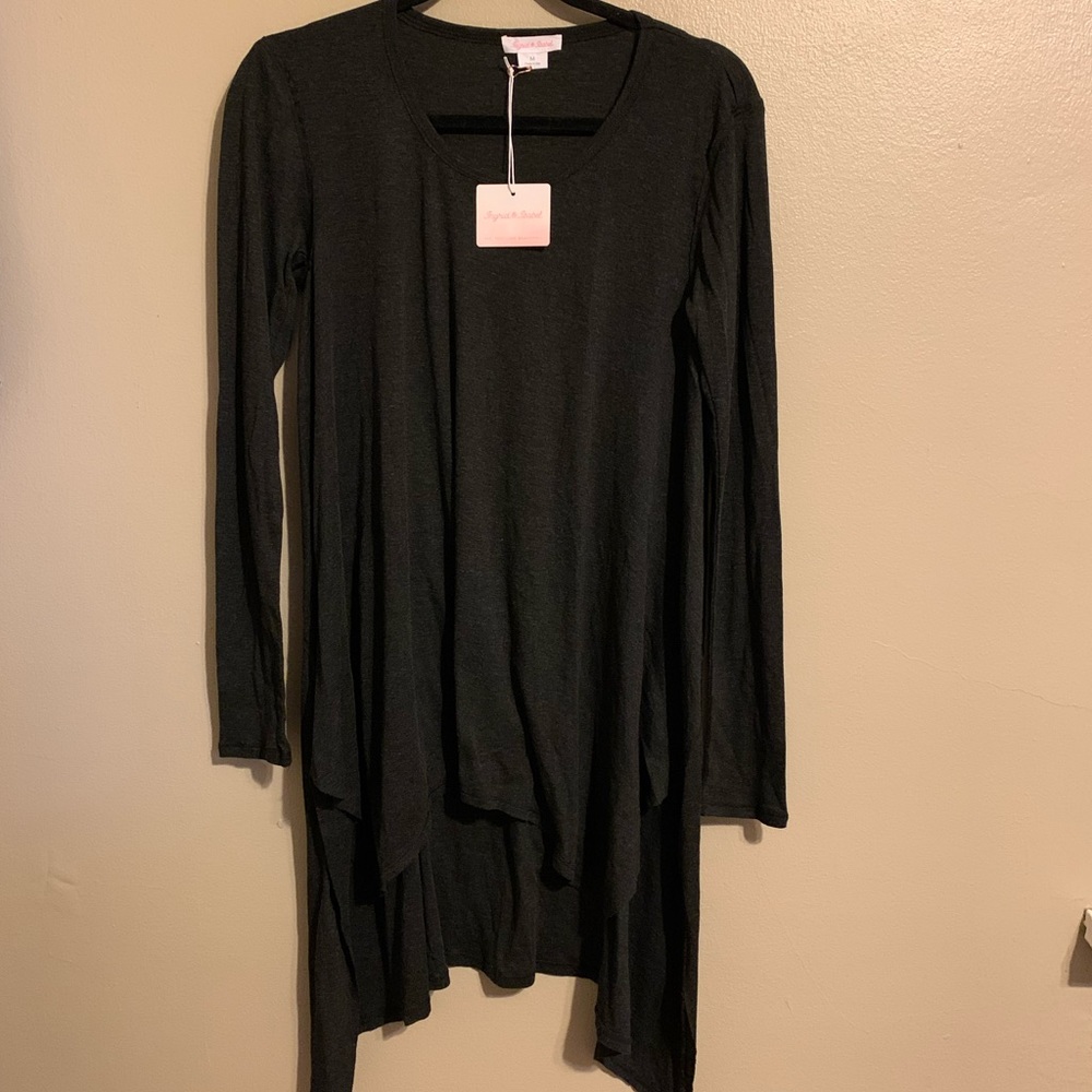NWT Ingrid & Isabel Maternity sweater-shirt